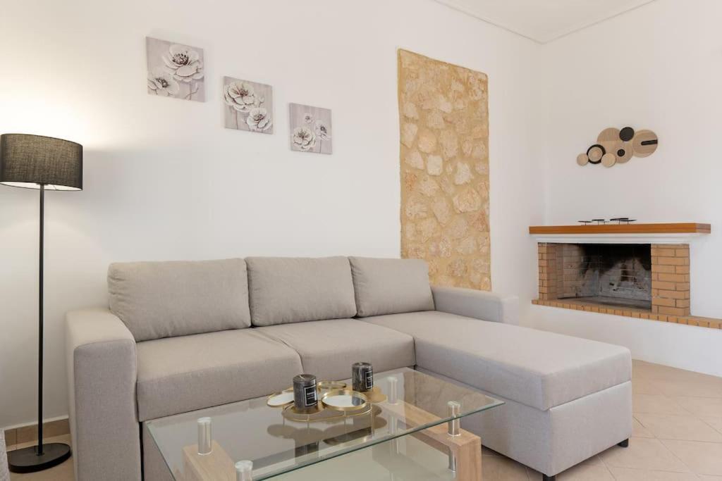 דירות סבורונטה Spiros House מראה חיצוני תמונה